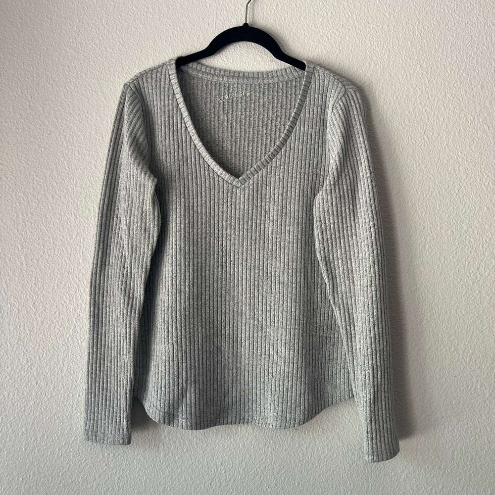 Gray Ribbed V-Neck Sweatshirt